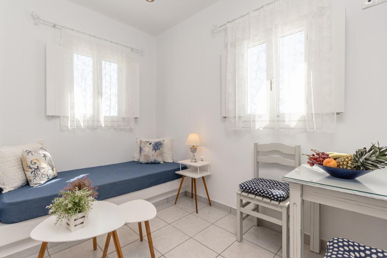 Zanneta Apartments & Suites มีกรีวิกลา ภายนอก รูปภาพ