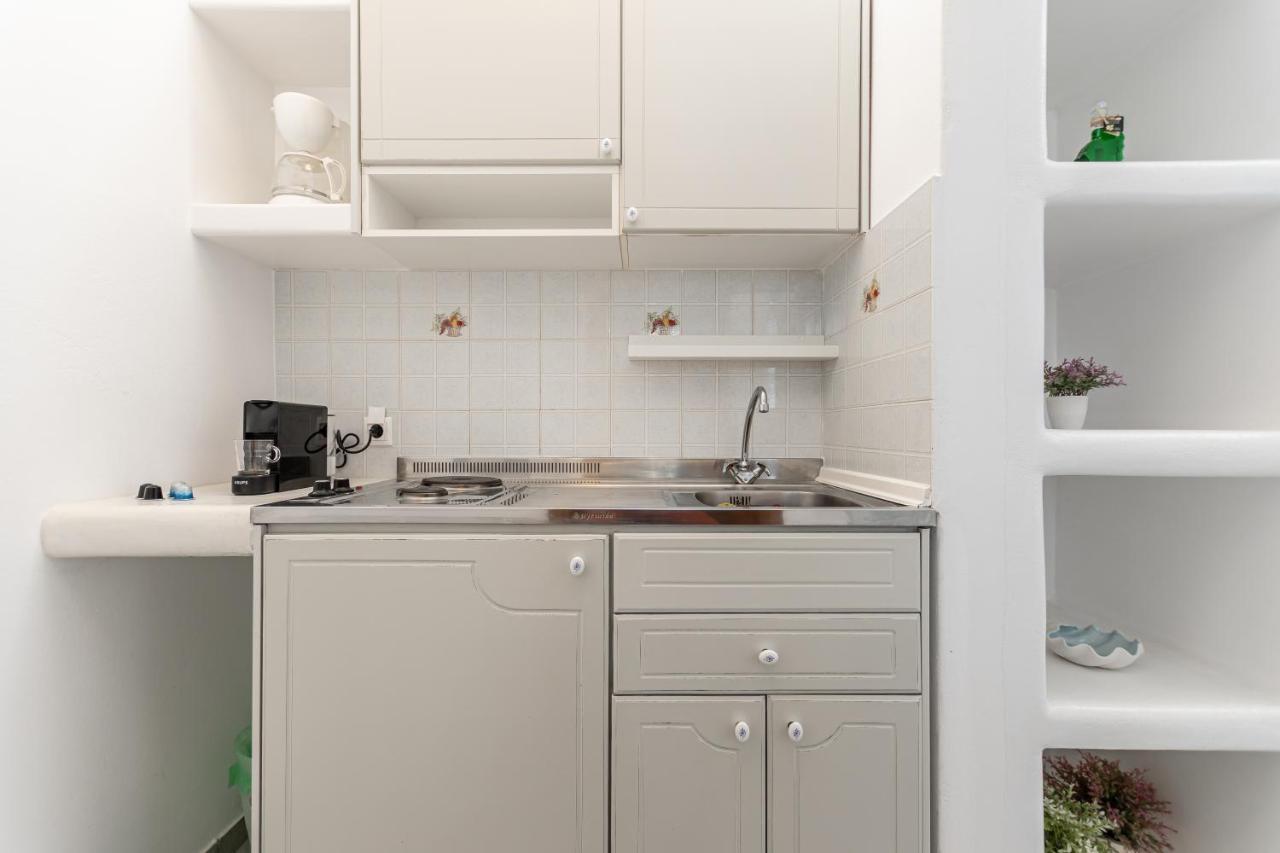 Zanneta Apartments & Suites มีกรีวิกลา ภายนอก รูปภาพ